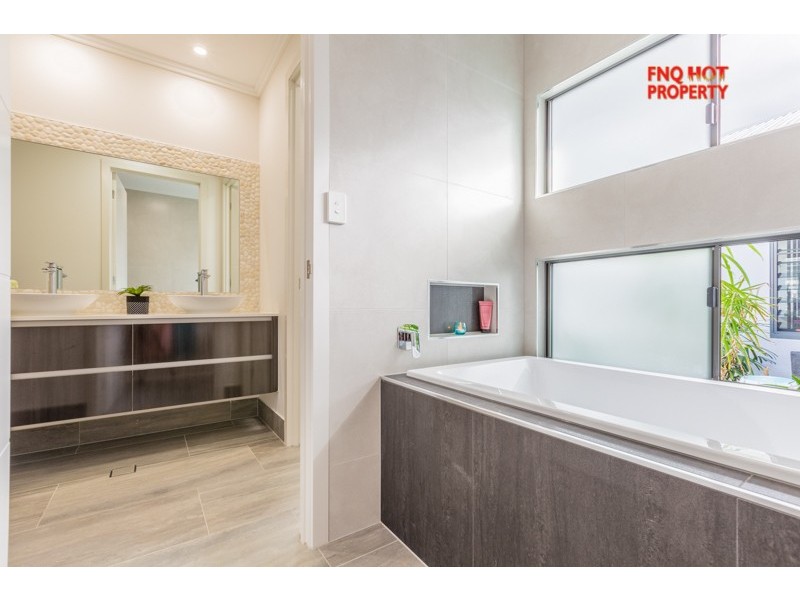 32 Iridescent Close, Trinity Park QLD 4879