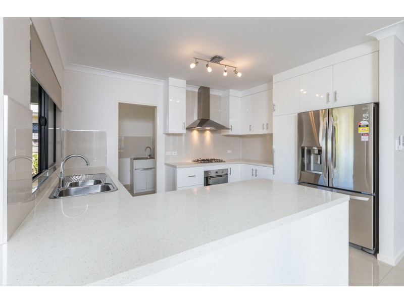 1 Ewan Glen, Trinity Park QLD 4879