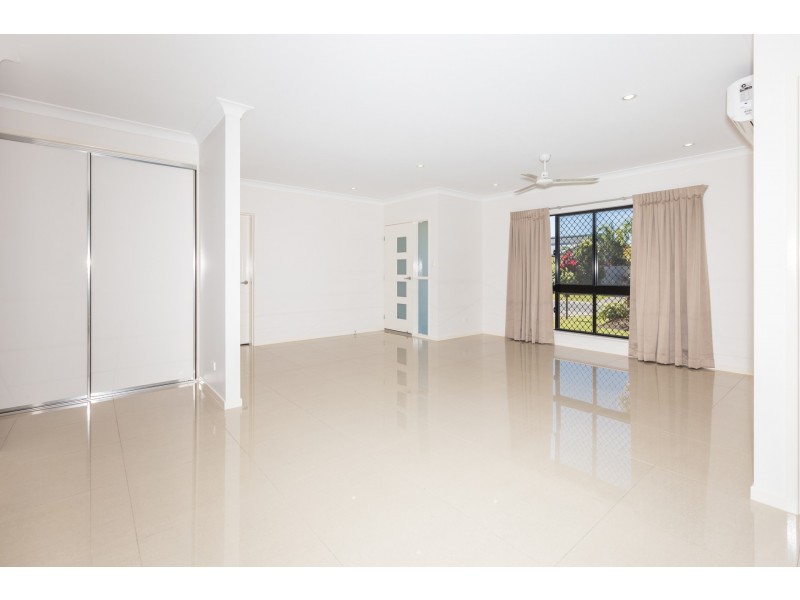 1 Ewan Glen, Trinity Park QLD 4879