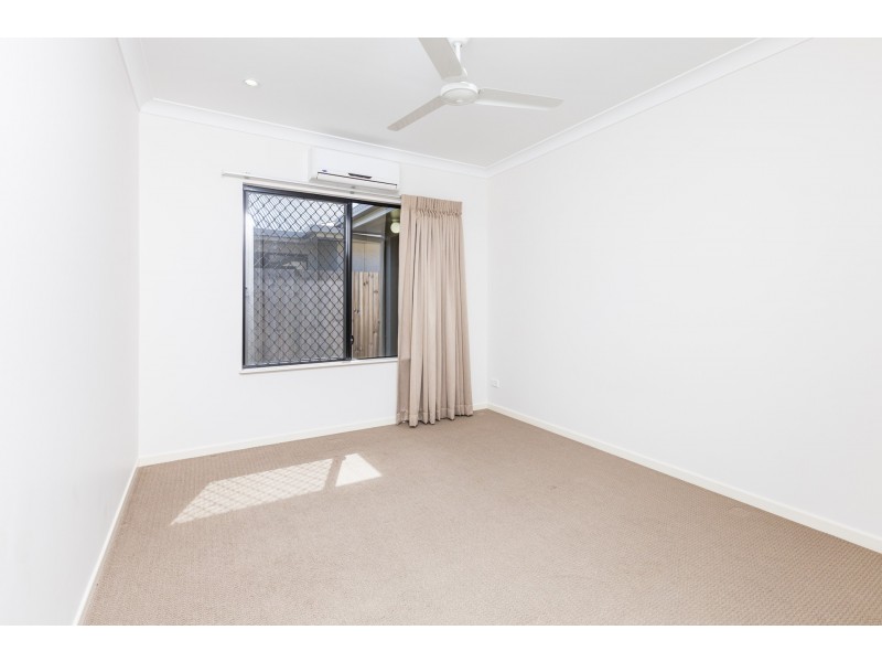 1 Ewan Glen, Trinity Park QLD 4879