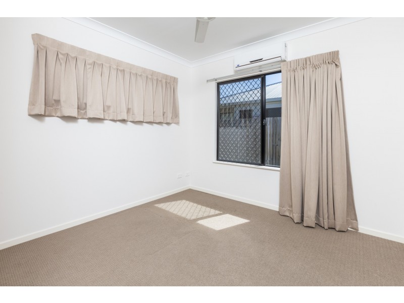 1 Ewan Glen, Trinity Park QLD 4879