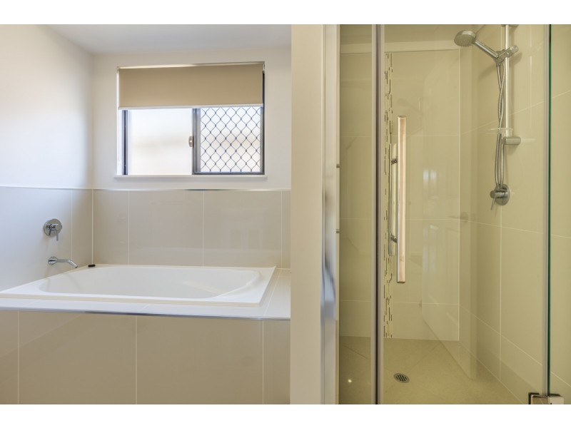 1 Ewan Glen, Trinity Park QLD 4879