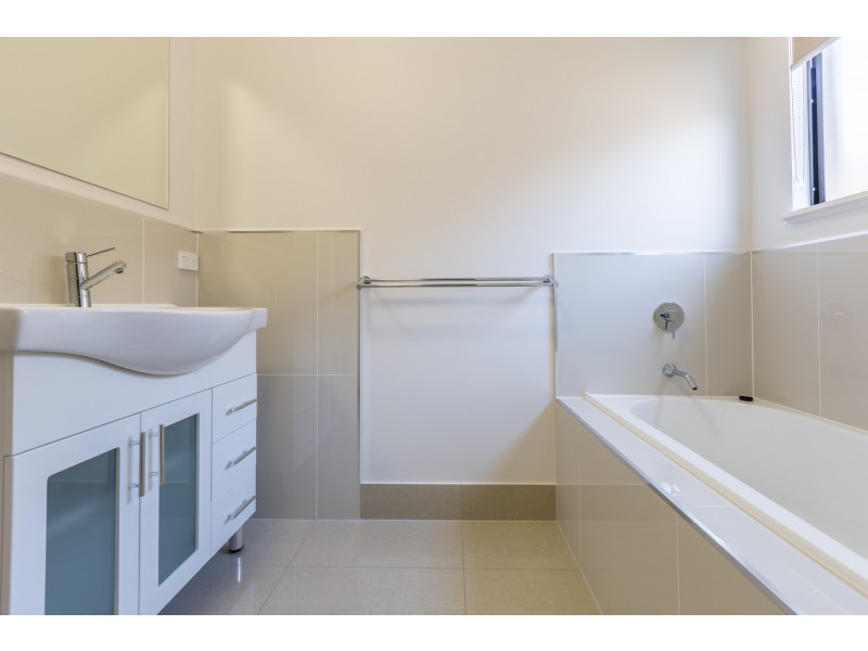 1 Ewan Glen, Trinity Park QLD 4879