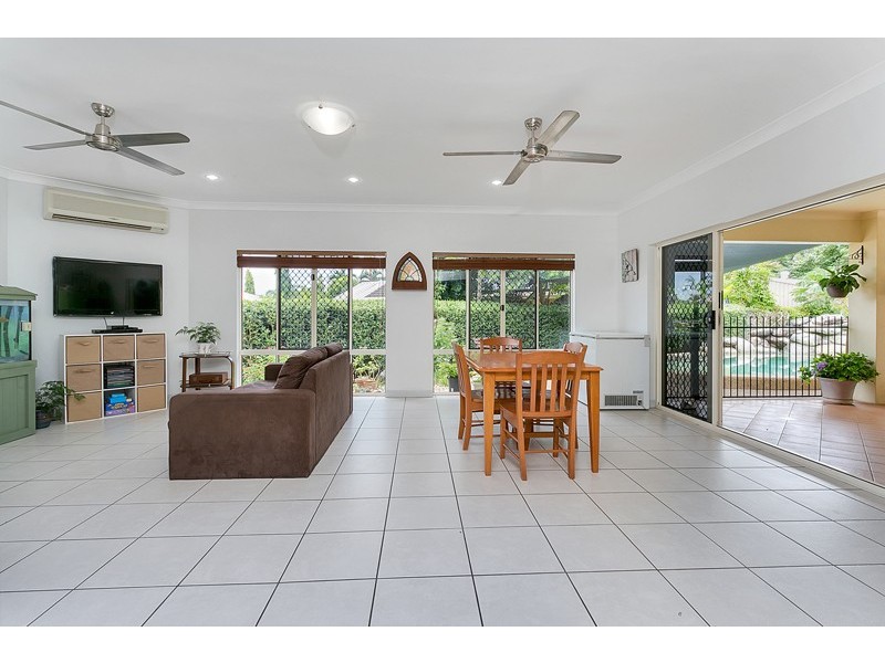 2 Sweetlip Close, Kanimbla QLD 4870