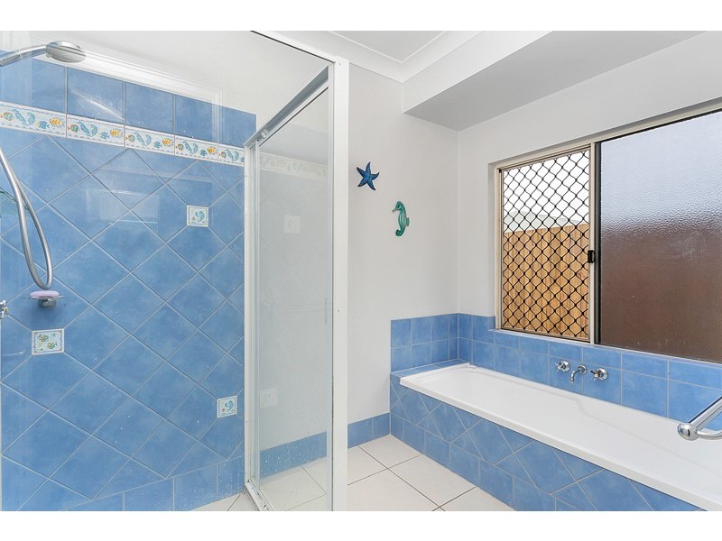 2 Sweetlip Close, Kanimbla QLD 4870