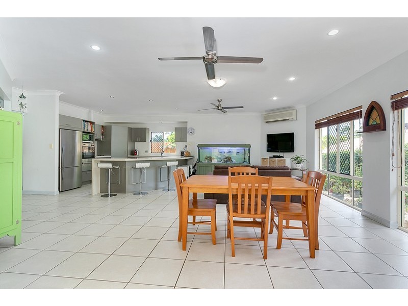 2 Sweetlip Close, Kanimbla QLD 4870