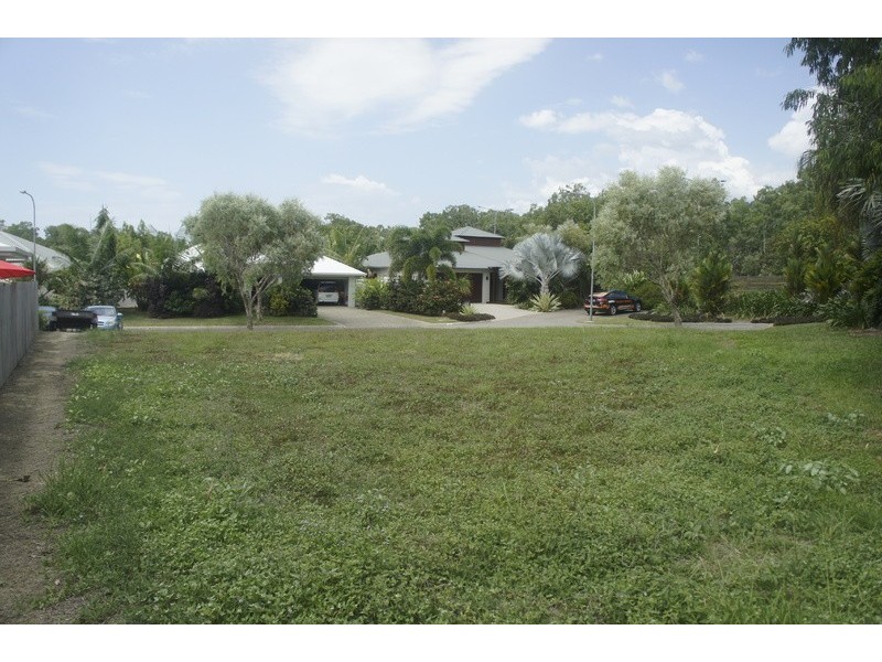 4b  Litara Court, Palm Cove QLD 4879