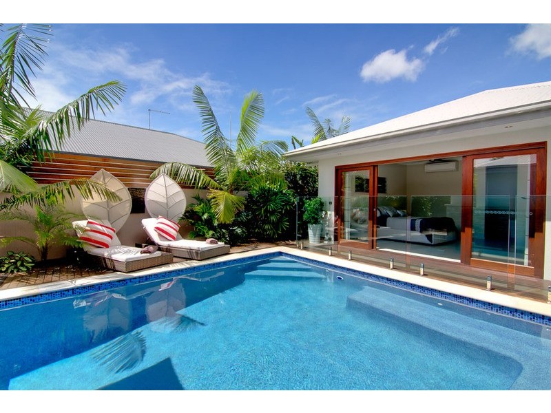 12 Litara Court, Palm Cove QLD 4879