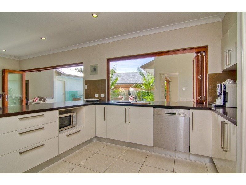 12 Litara Court, Palm Cove QLD 4879