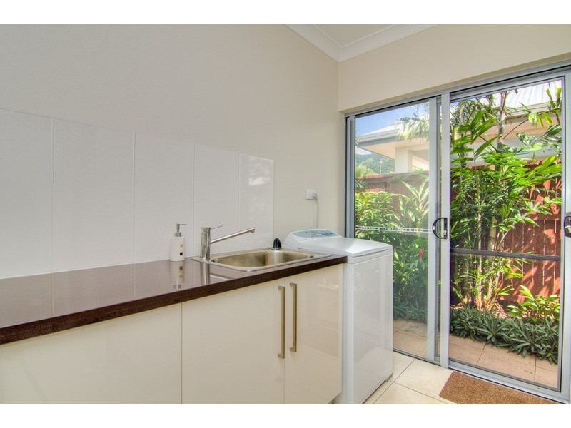 12 Litara Court, Palm Cove QLD 4879