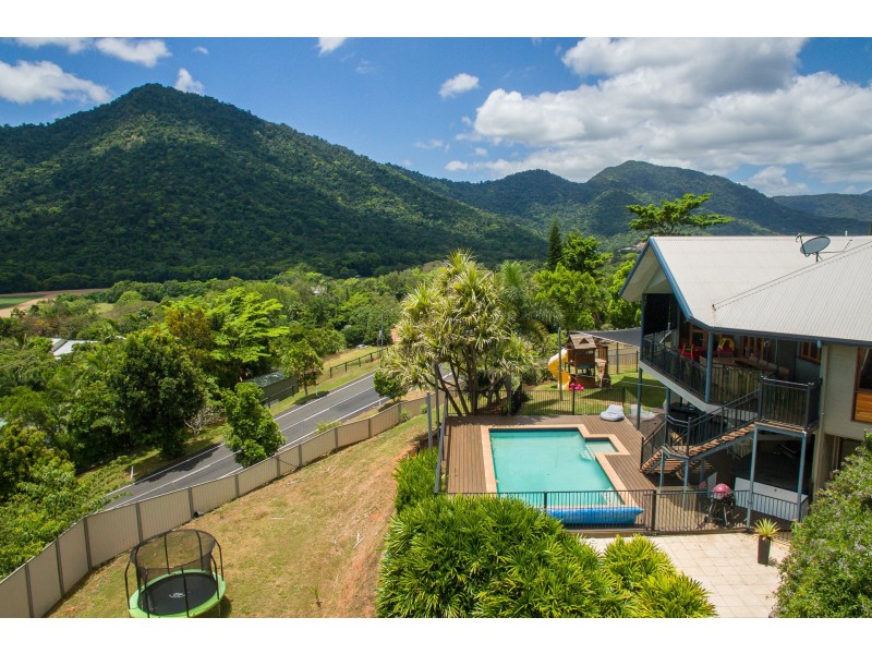 2-4 Kirrima Court, Redlynch QLD 4870