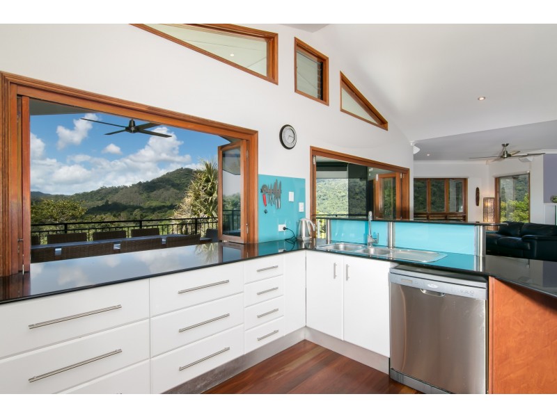 2-4 Kirrima Court, Redlynch QLD 4870