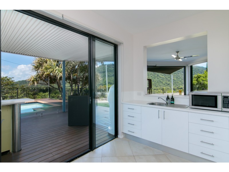 2-4 Kirrima Court, Redlynch QLD 4870