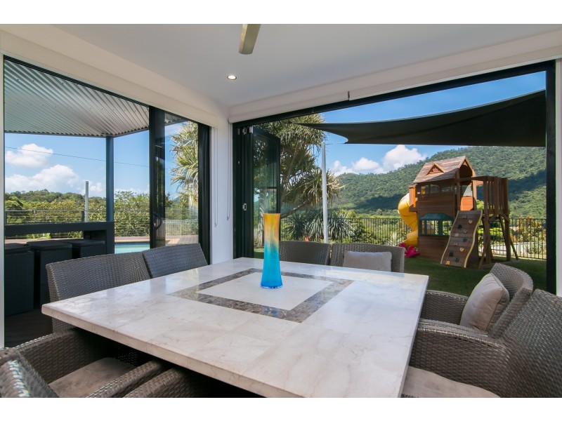 2-4 Kirrima Court, Redlynch QLD 4870