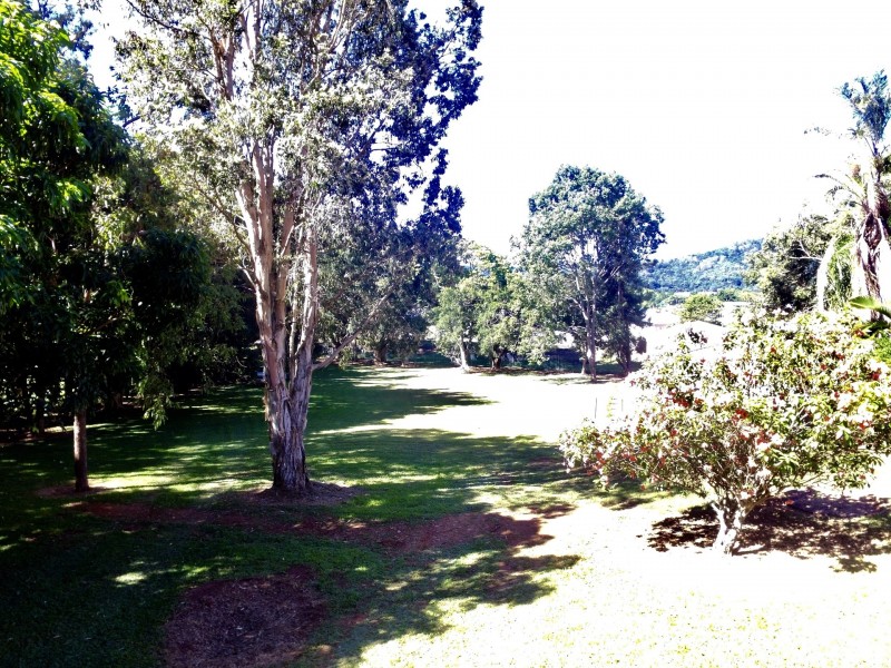 49-51 ( Lot 25) Robb Rd, Redlynch QLD 4870