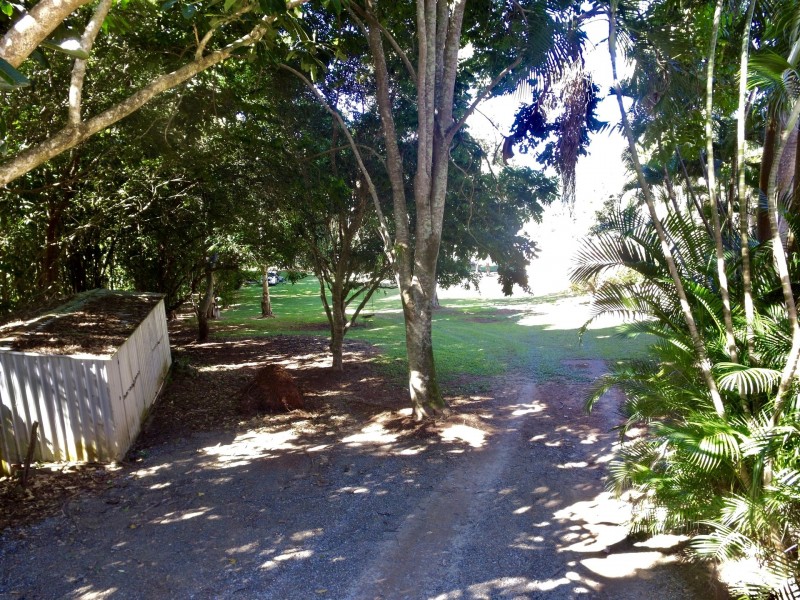 49-51 ( Lot 25) Robb Rd, Redlynch QLD 4870