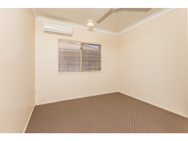 7 Village Terrace, Redlynch QLD 4870