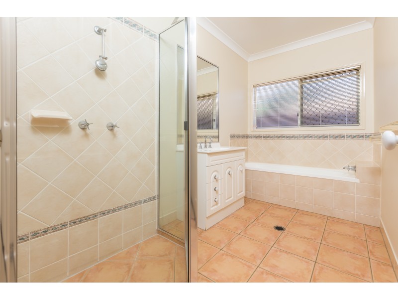 7 Village Terrace, Redlynch QLD 4870