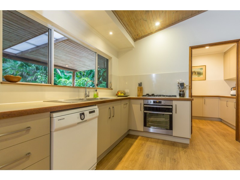 13-15 Cascades Drive, Redlynch QLD 4870
