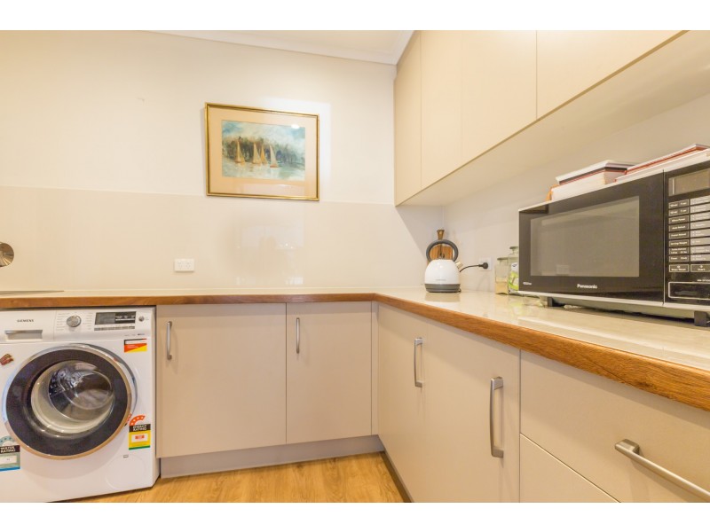 13-15 Cascades Drive, Redlynch QLD 4870