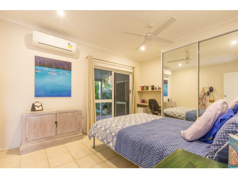 13-15 Cascades Drive, Redlynch QLD 4870