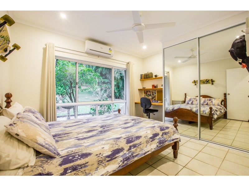 13-15 Cascades Drive, Redlynch QLD 4870