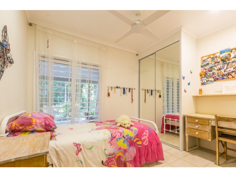 13-15 Cascades Drive, Redlynch QLD 4870