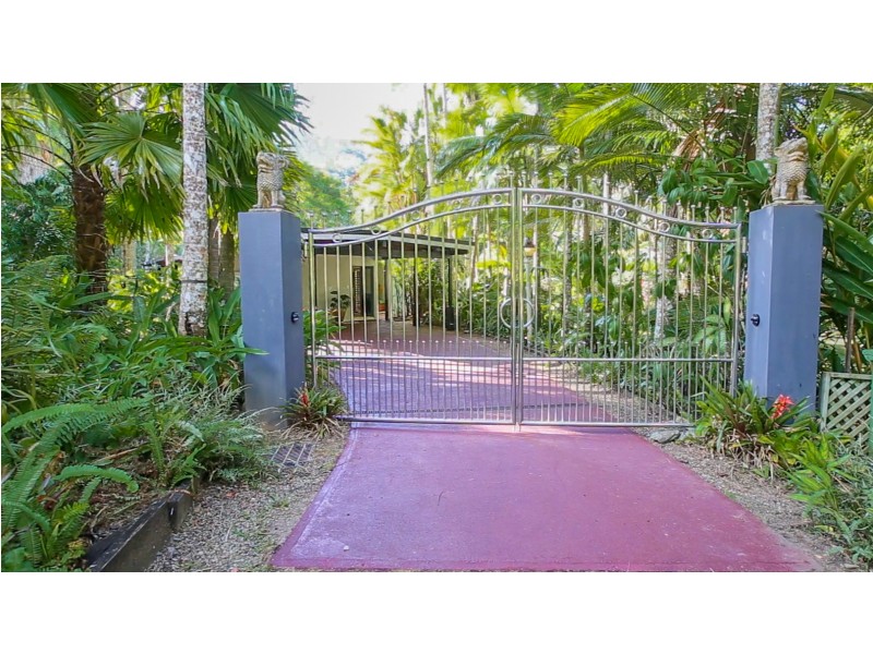 13-15 Cascades Drive, Redlynch QLD 4870