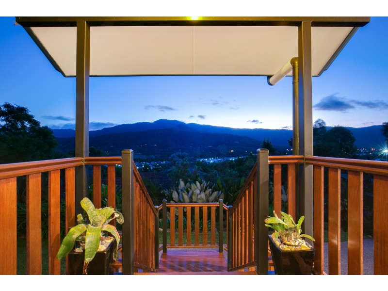 32 Lookout Tce, Trinity Beach QLD 4879