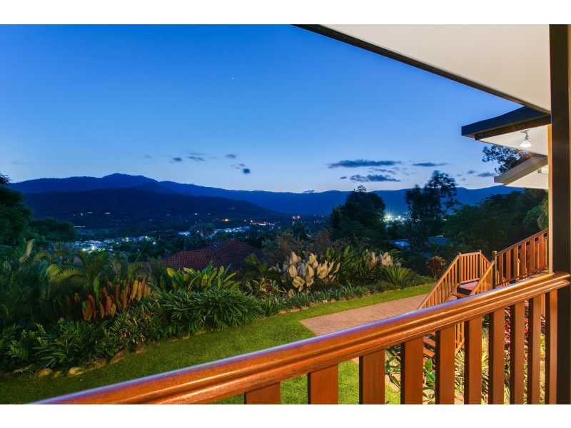 32 Lookout Tce, Trinity Beach QLD 4879