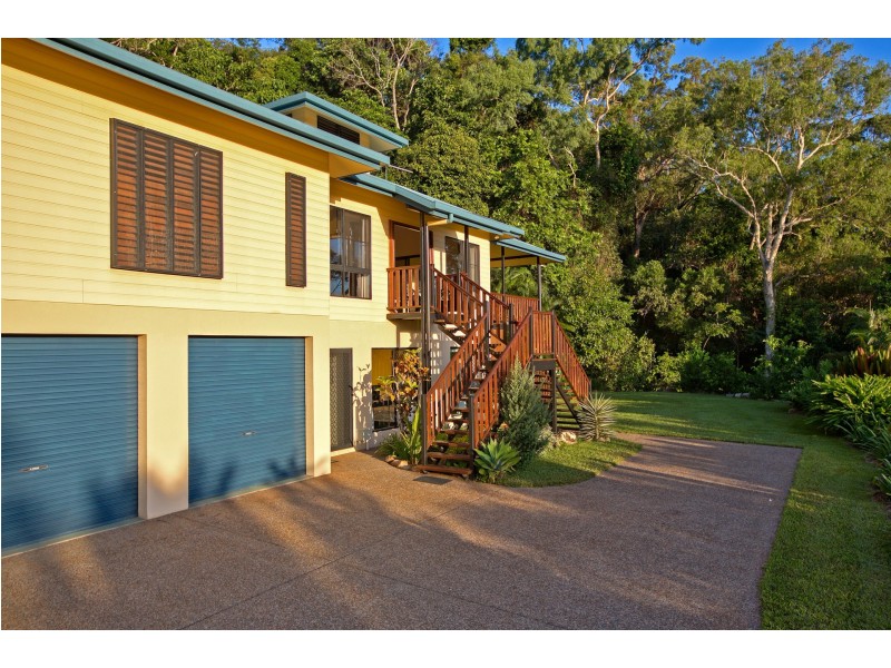 32 Lookout Tce, Trinity Beach QLD 4879