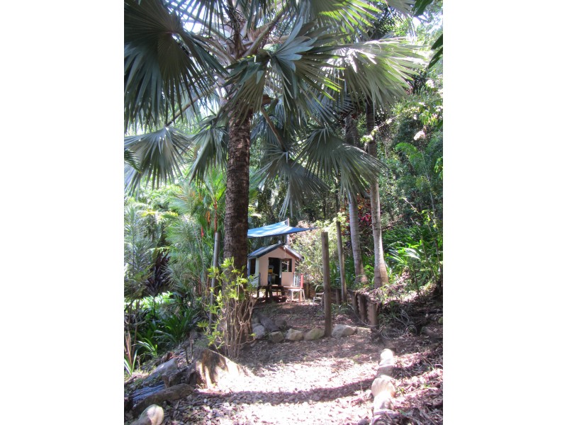 32 Lookout Tce, Trinity Beach QLD 4879