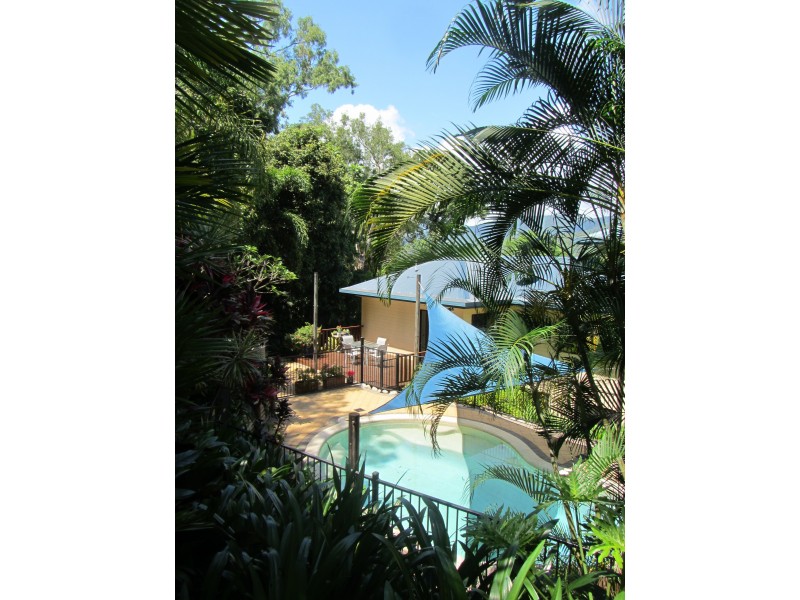 32 Lookout Tce, Trinity Beach QLD 4879