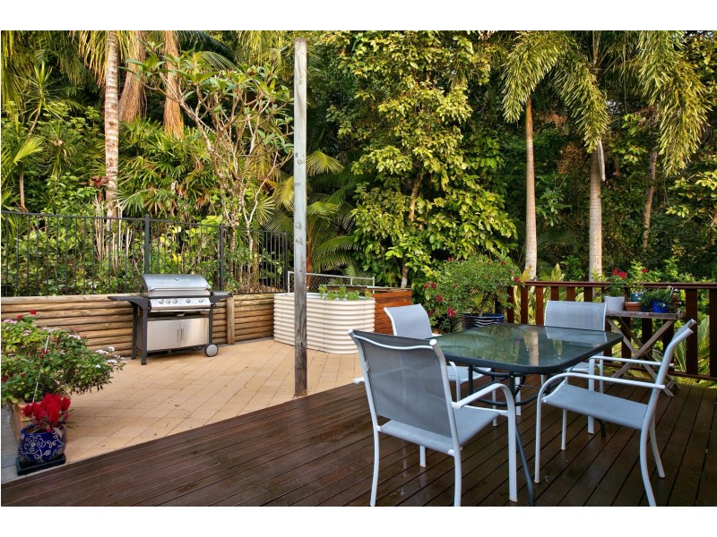 32 Lookout Tce, Trinity Beach QLD 4879