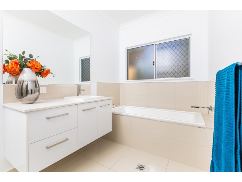 18 Iridescent Drive, Trinity Park QLD 4879