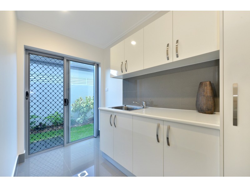 100 Harbour Drive, Trinity Park QLD 4879