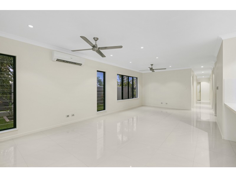 2 Beachfront Avenue, Trinity Beach QLD 4879