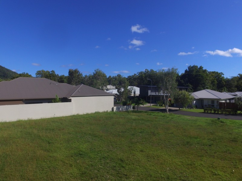 10 Kurt Close, Palm Cove QLD 4879