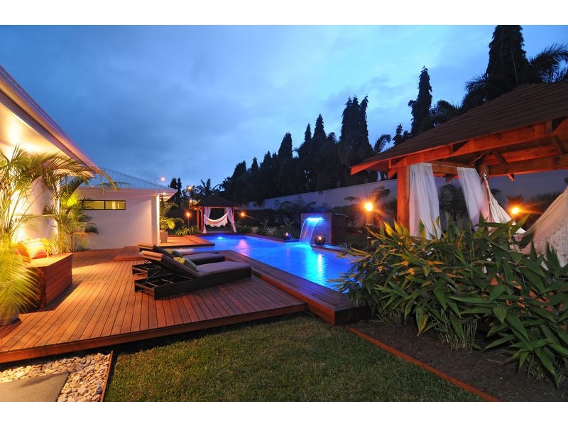 33 Iridescent Close, Trinity Park QLD 4879