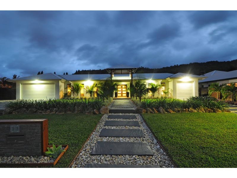 33 Iridescent Close, Trinity Park QLD 4879