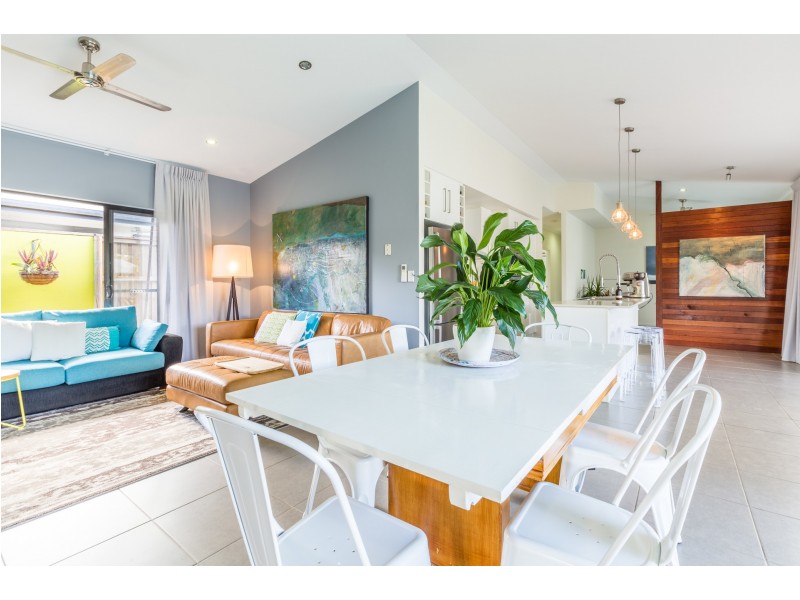 104 Roberts Drive, Trinity Beach QLD 4879