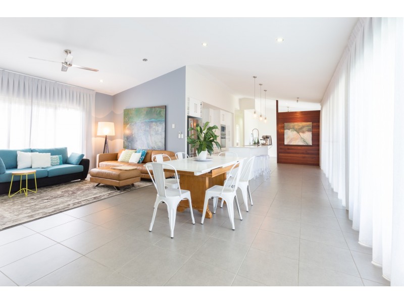 104 Roberts Drive, Trinity Beach QLD 4879