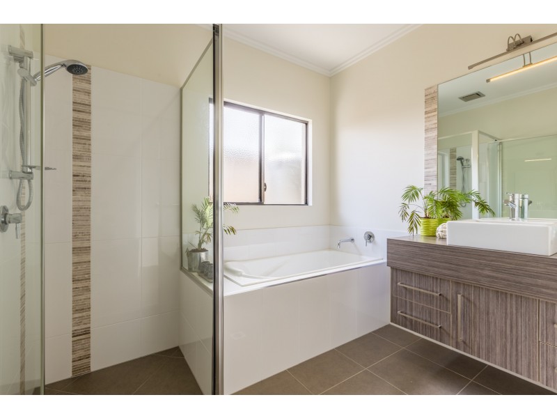 104 Roberts Drive, Trinity Beach QLD 4879