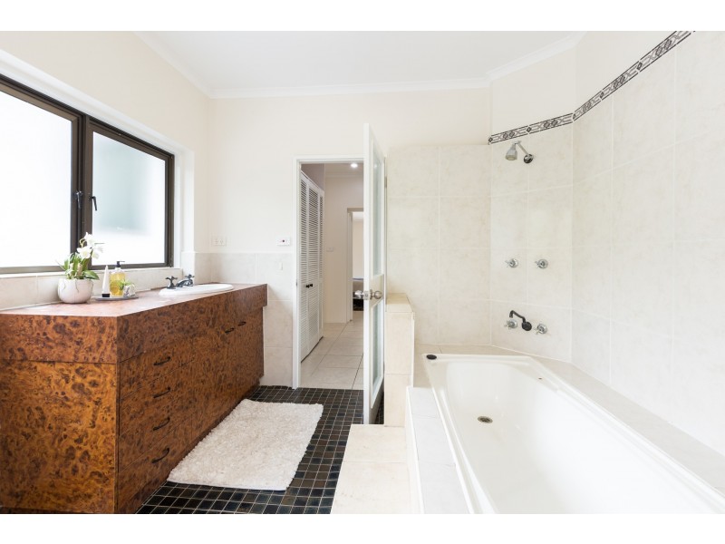 38 Kewarra St, Kewarra Beach QLD 4879