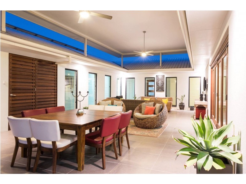 33 Iridescent Drive, Trinity Park QLD 4879