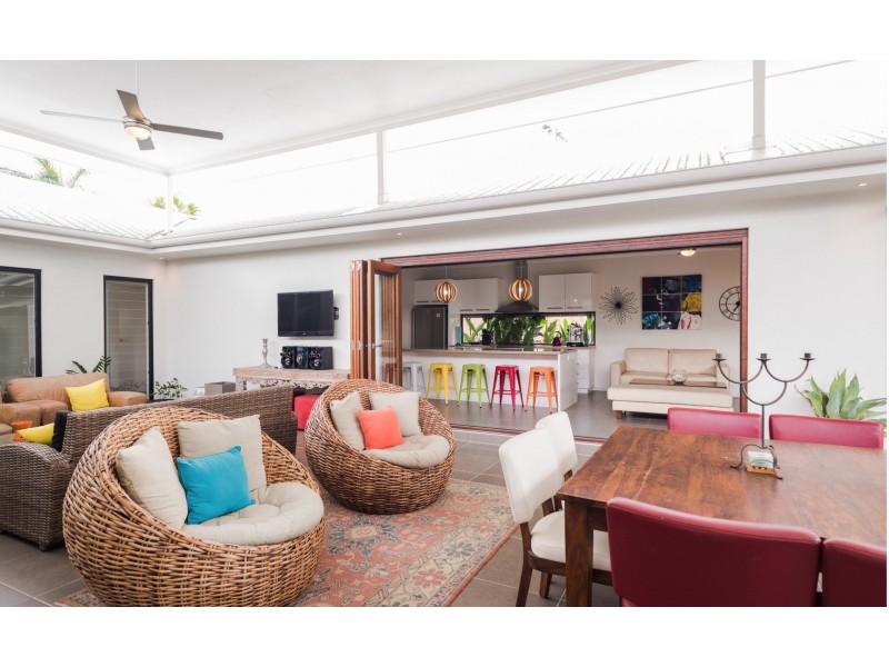 33 Iridescent Drive, Trinity Park QLD 4879