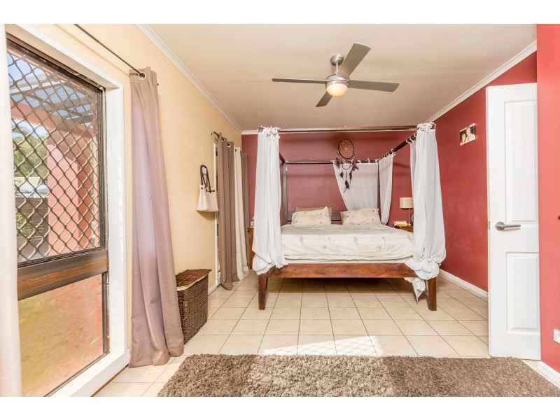 8 Sussex Street, Trinity Park QLD 4879