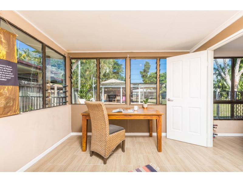 8 Sussex Street, Trinity Park QLD 4879