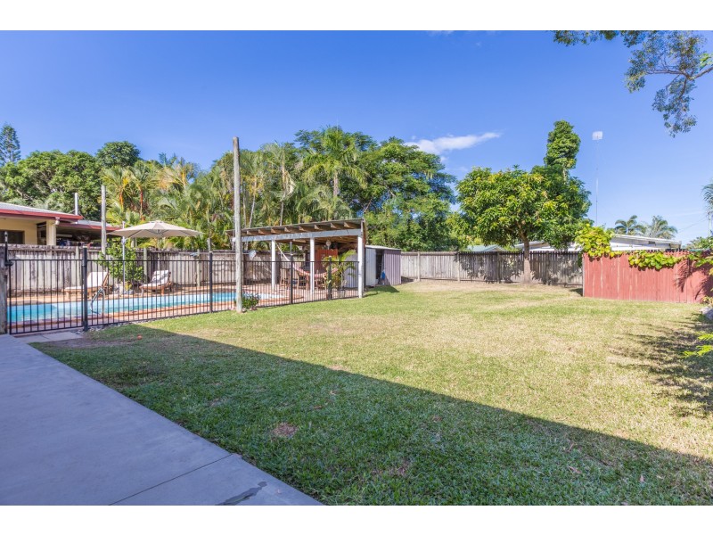 8 Sussex Street, Trinity Park QLD 4879