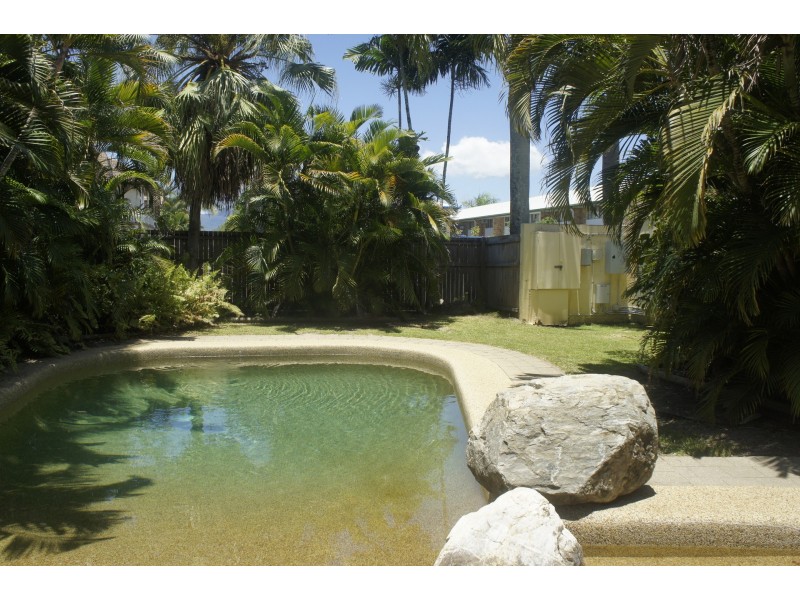 10/11-13 Pioneer Street, Manoora QLD 4870